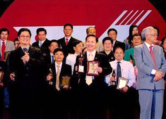 &Ocirc;ng Nguyễn H&ugrave;ng Cường từng nhận danh hiệu &ldquo;Danh nh&acirc;n văn ho&aacute; Việt Nam&rdquo;