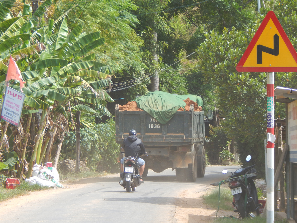 Huyện Phú Lộc, tỉnh Thừa Thiên Huế: Doanh nghiệp rầm rộ múc đất, dân nơm nớp lo sạt lở
