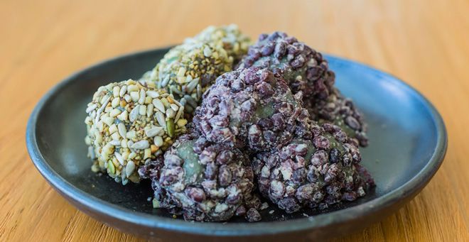 Ảnh 5: B&aacute;nh gạo Omegi Tteok - đặc sản chỉ c&oacute; ở Jeju. Ảnh: hanquoc9