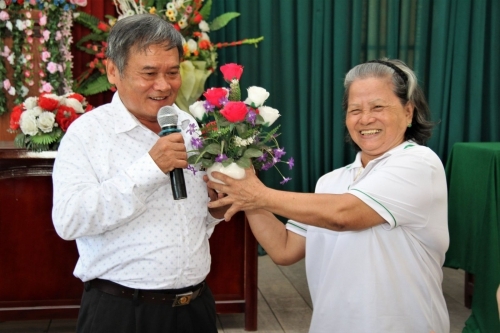 Khắp nơi chăm sóc, phát huy vai trò người cao tuổi