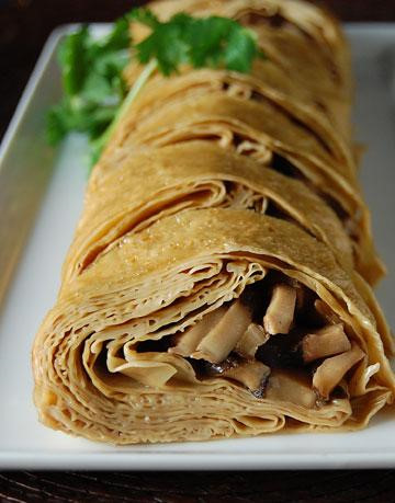 G&agrave; chay l&agrave; m&oacute;n ăn kh&ocirc;ng thể thiếu tr&ecirc;n m&acirc;m cỗ chay rằm th&aacute;ng 7.