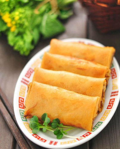 M&acirc;m cỗ chay sẽ th&ecirc;m phần ngon mắt hơn khi c&oacute; m&oacute;n nem chay.