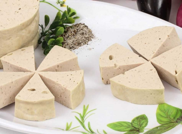 Gi&ograve; lụa chay cũng l&agrave; một trong những m&oacute;n ăn đẹp mắt, dễ l&agrave;m.