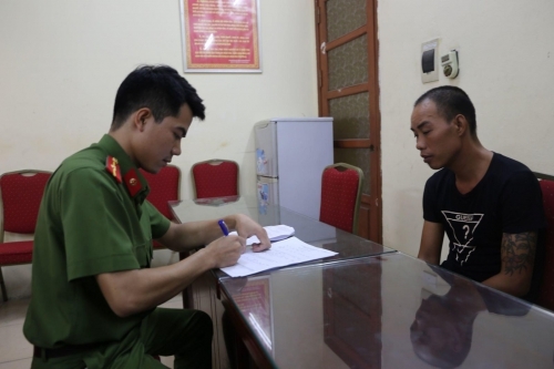 Hà Nội: Bắt 5 đối tượng “dọa CSGT” trấn tiền người vi phạm trên cao tốc