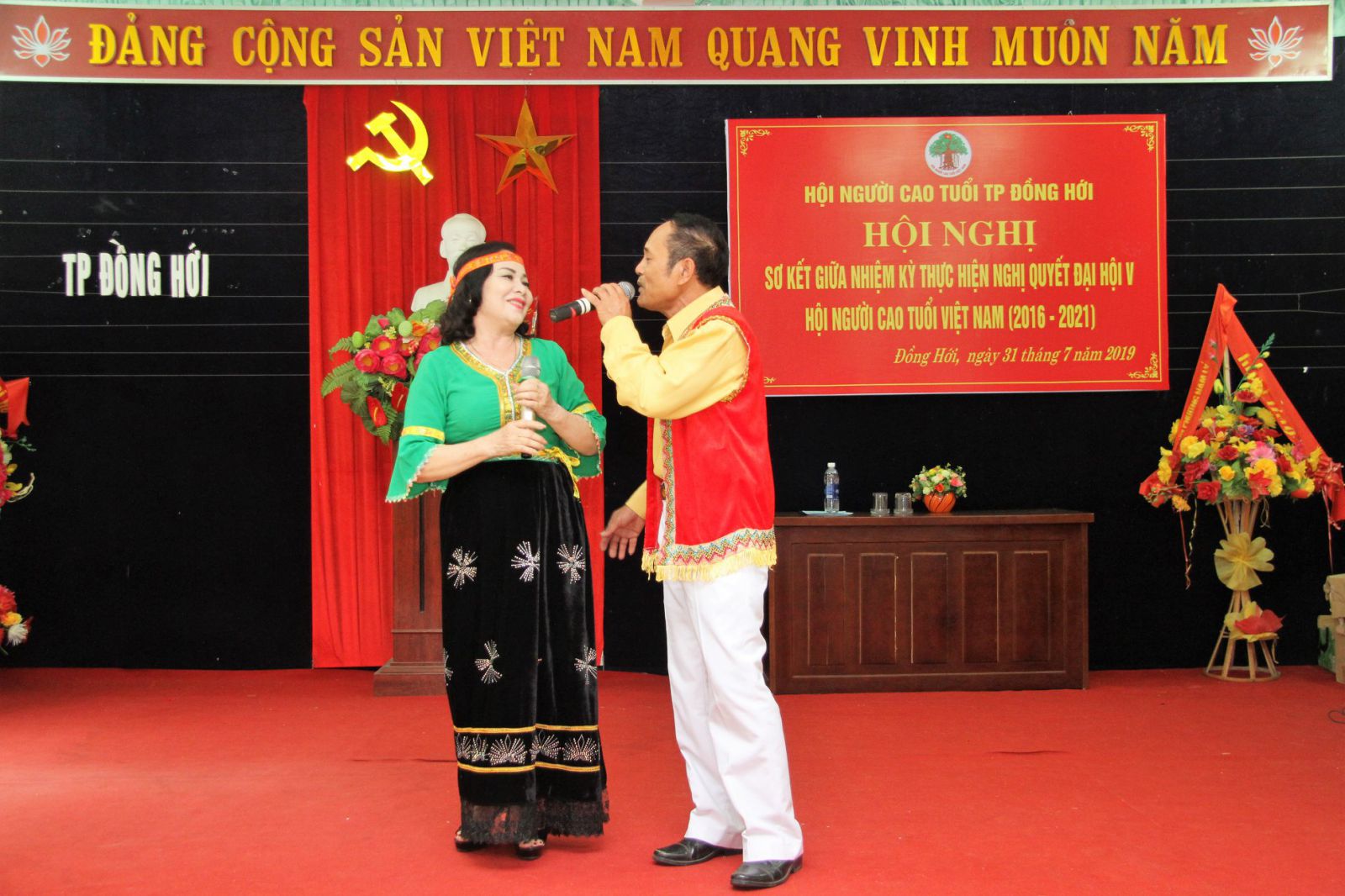 Tiết mục văn nghệ của NCT TP Đồng Hới, tỉnh Quảng B&igrave;nh