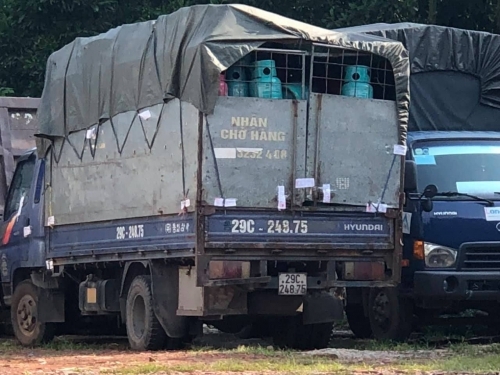 Huyện Sóc Sơn, TP Hà Nội: Công an phối hợp với Đội Quản lý thị trường số 10 bắt giữ xe chở bình gas trái phép
