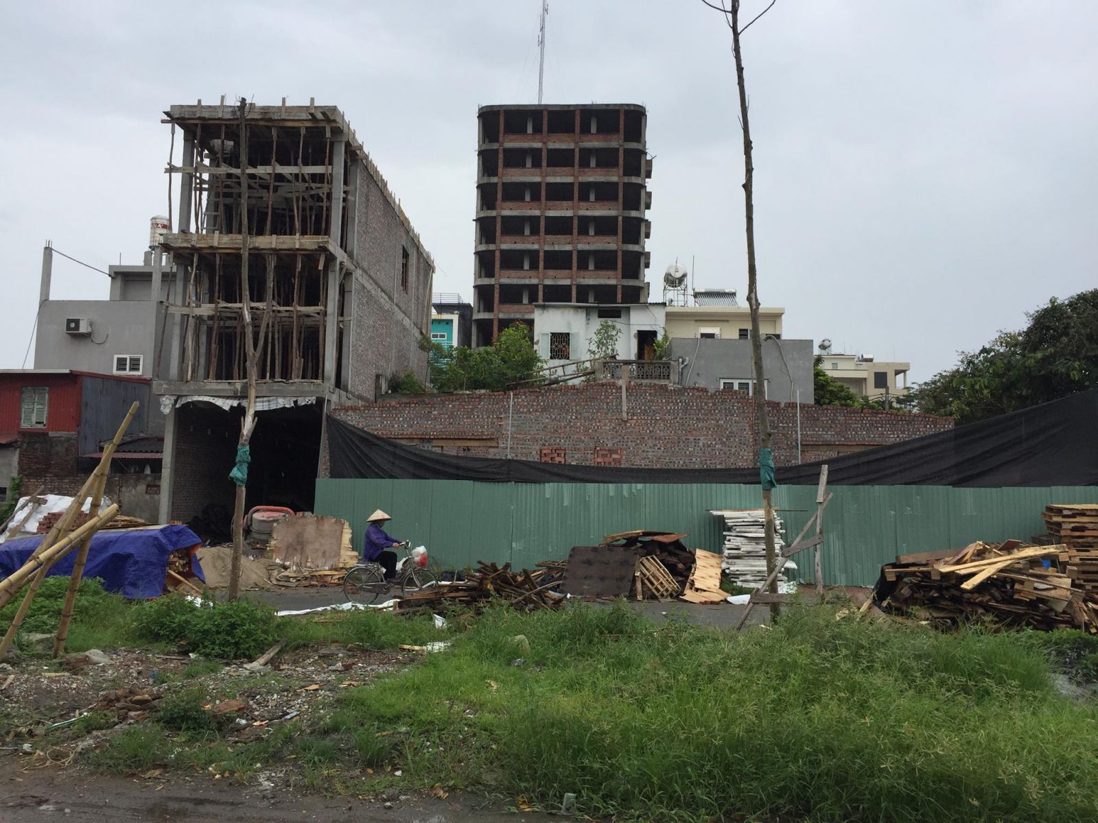 Người d&acirc;n bức x&uacute;c về những căn nh&agrave; đang x&acirc;y dựng vi p