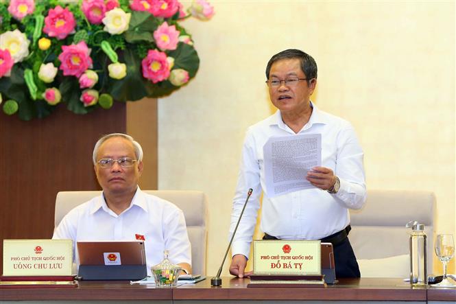 Ph&oacute; Chủ tịch Quốc hội Đỗ B&aacute; Tỵ ph&aacute;t biểu &yacute; kiến. Ảnh: Do&atilde;n Tấn - TTXVN