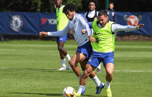 Chelsea phải nỗ lực rất nhiều mới hy vọng đ&aacute;nh bại được Liverpool đang c&oacute; phong độ cao. Ảnh: DM