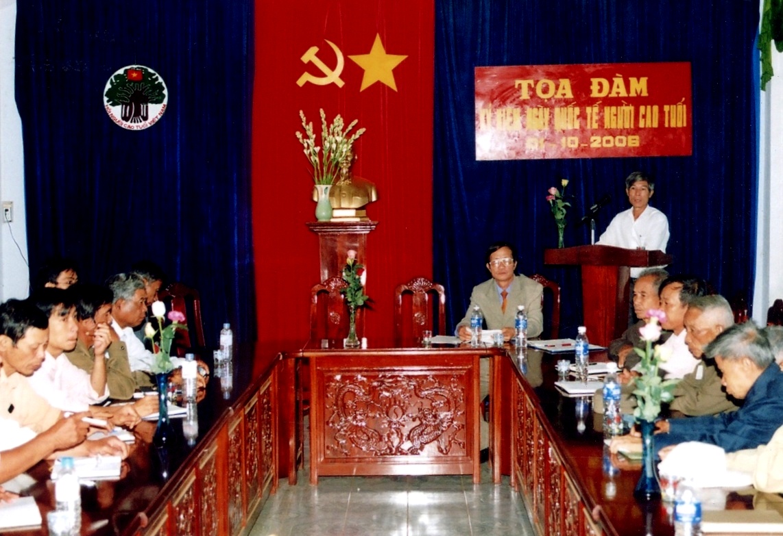 Tọa đ&agrave;m nh&acirc;n ng&agrave;y Quốc tế NCT