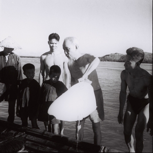 Triển lãm ảnh Bác Hồ với Sầm Sơn