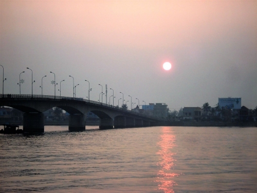 Bên dòng Nhật Lệ…