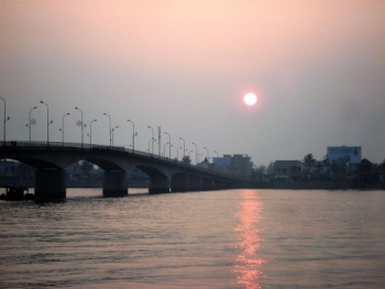 Bên dòng Nhật Lệ…