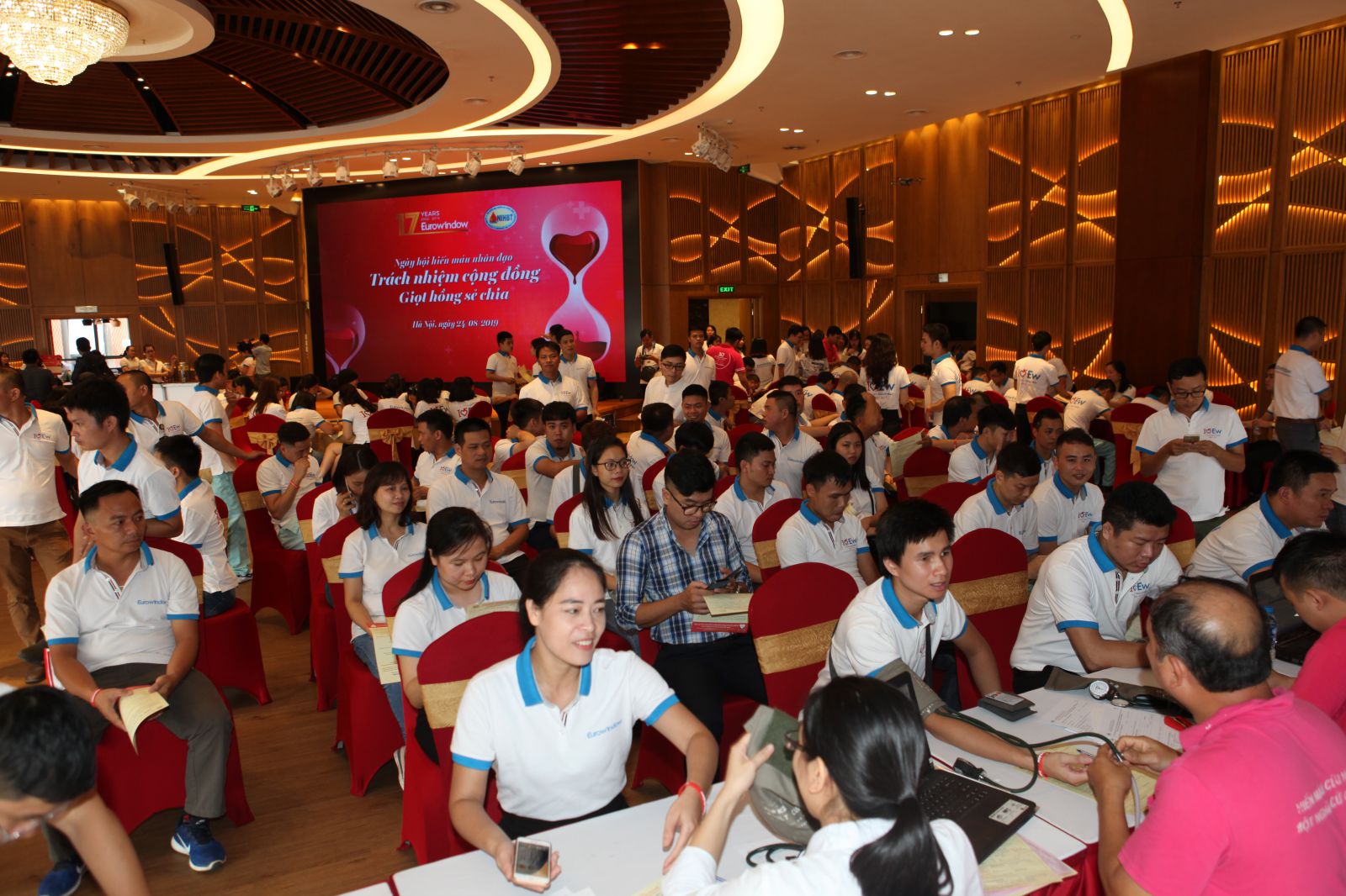 Ngày hội hiến máu Eurowindow: Trách nhiệm cộng đồng - Giọt hồng sẻ chia