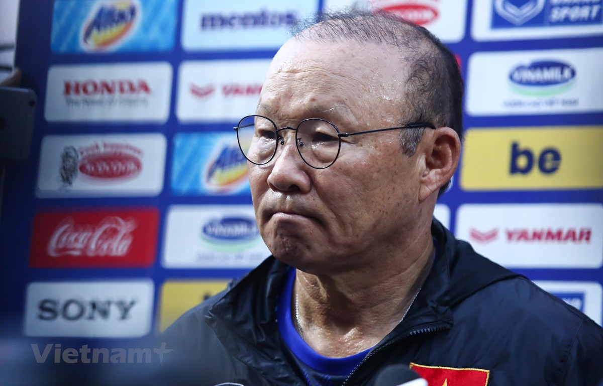 Huấn luyện vi&ecirc;n Park Hang-seo lo lắng Đo&agrave;n Văn Hậu c&oacute; thể kh&ocirc;ng thể dự SEA Games 30. (Ảnh: Nguy&ecirc;n An)
