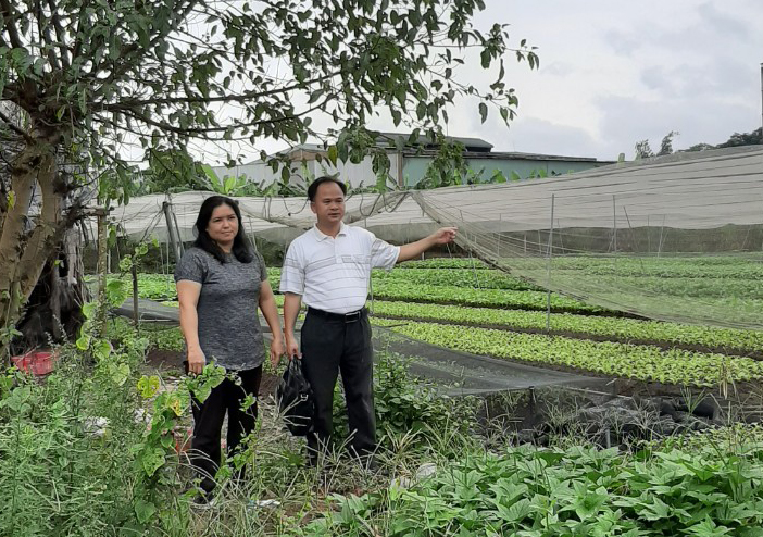 Vợ ch&ocirc;̀ng &ocirc;ng Ngu&ecirc;̃n Như Tuy&ecirc;̉n b&ecirc;n khu đ&acirc;́t bị đ&acirc;́u giá sai quy định
