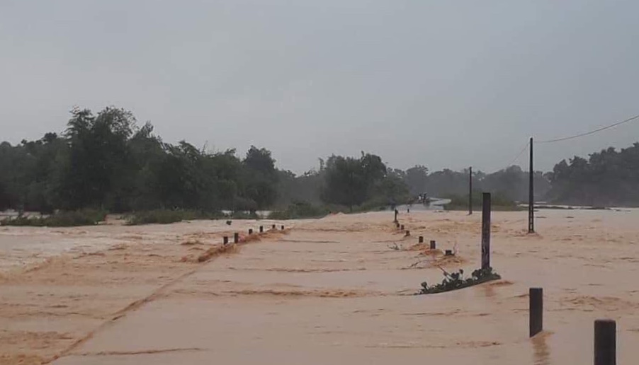 Hà Tĩnh: Mưa lũ làm ngập 27 xã, 1.991 ha lúa, 269,5 ha và hàng trăm hộ dân