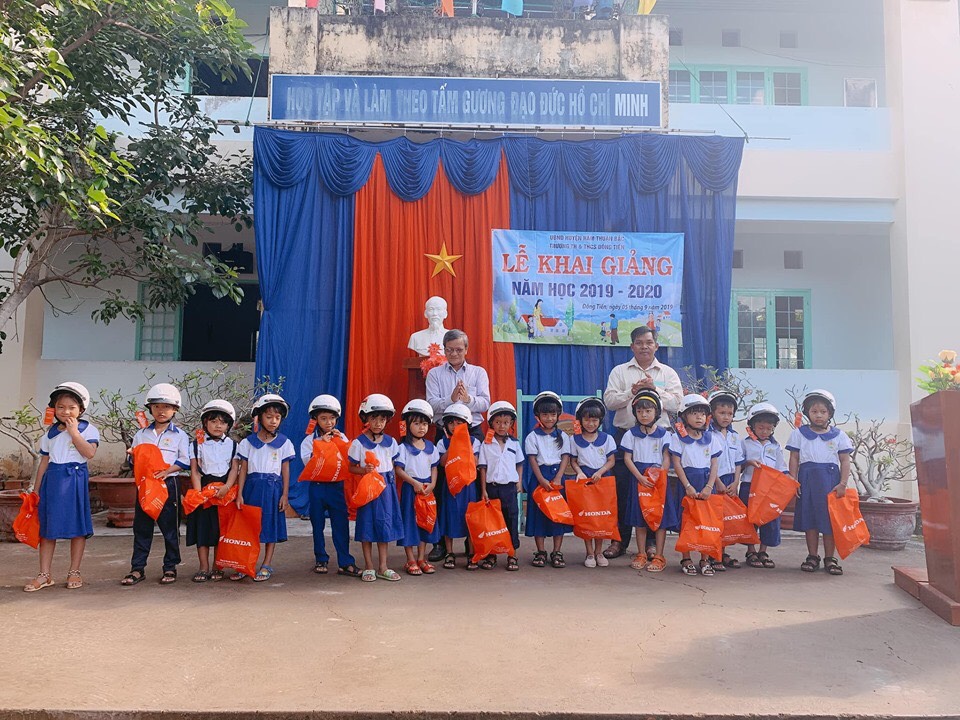 Bình Thuận: Gần 5,5 tỉ đồng tiếp bước cho học sinh đến trường