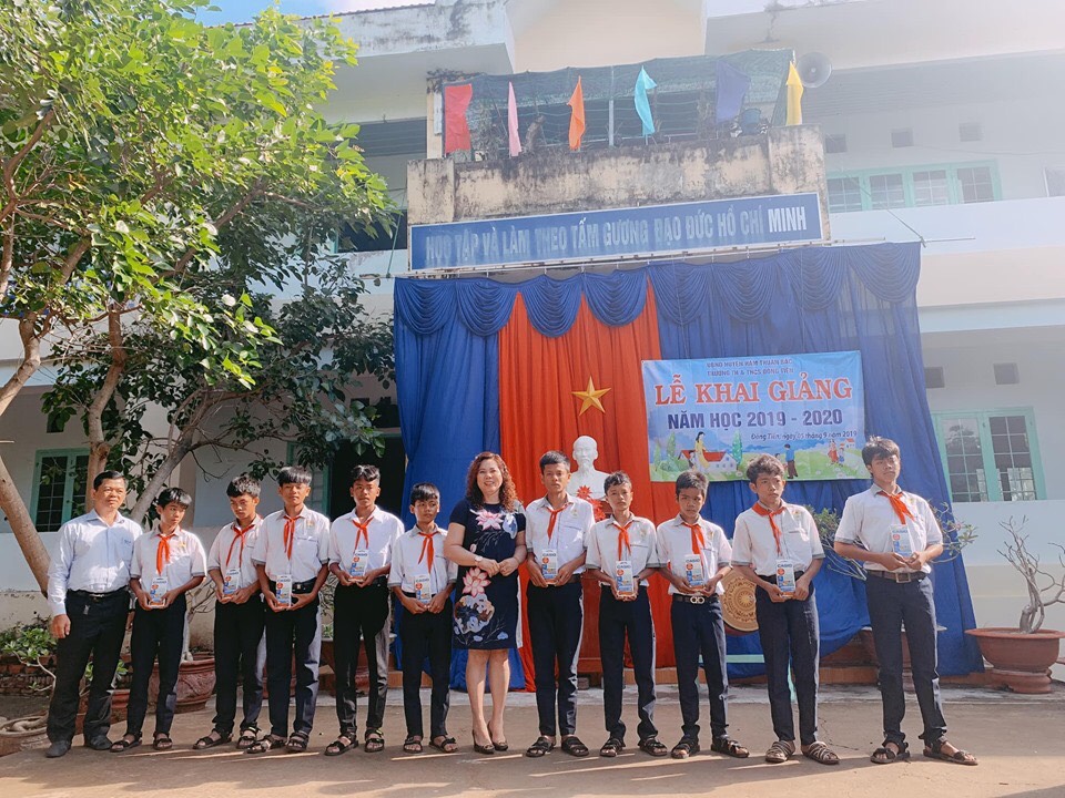 Bình Thuận: Gần 5,5 tỉ đồng tiếp bước cho học sinh đến trường