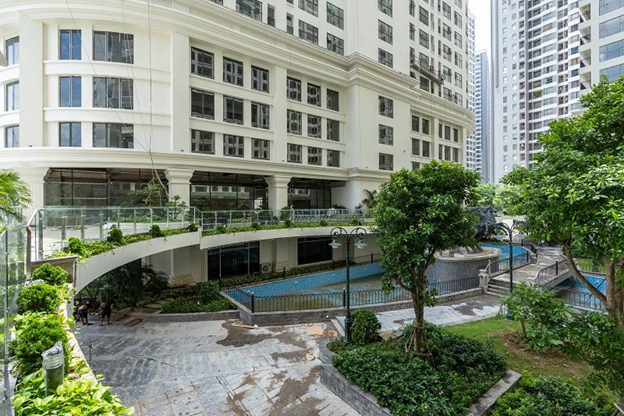 Nằm trong chuỗi BĐS thuộc d&ograve;ng Apartment của Sunshine Group, Sunshine Garden l&agrave; một trong những dự &aacute;n c&oacute; mật độ phủ xanh h&agrave;ng đầu khu vực Đ&ocirc;ng Nam Thủ đ&ocirc; H&agrave; Nội. Chủ đầu tư sẵn s&agrave;ng hi sinh một phần lớn diện t&iacute;ch x&acirc;y căn hộ để mang lại kh&ocirc;ng gian sống trong l&agrave;nh với nhiều c&acirc;y xanh