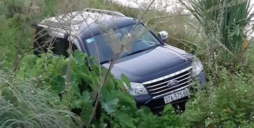 Nghệ An: Xe ô tô 7 chỗ lao xuống mương, 3 người thương vong