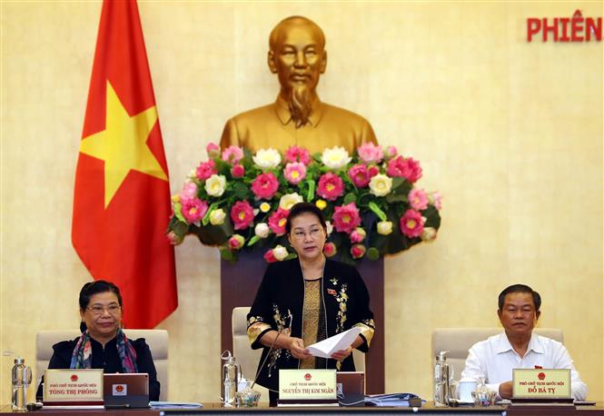 Chủ tịch Quốc hội Nguyễn Thị Kim Ng&acirc;n chủ tr&igrave; v&agrave; ph&aacute;t biểu khai mạc Phi&ecirc;n họp thứ 37 của Ủy ban Thường vụ Quốc hội. Ảnh: Trọng Đức/TTXVN
