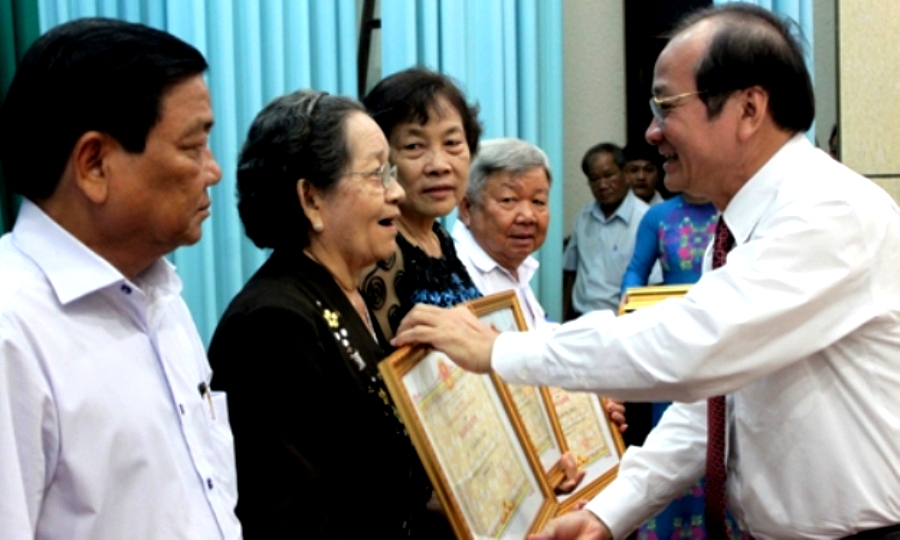 Nhiều c&aacute; nh&acirc;n xuất sắc tỉnh Tiền Giang được khen thưởng