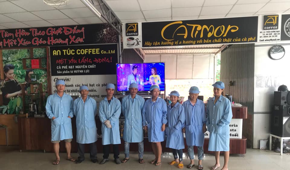 Thoát nghèo bằng nghề rang xay cà phê,