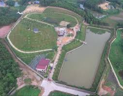 Hồ chứa nước nằm thọt lỏn trong khu biệt thự