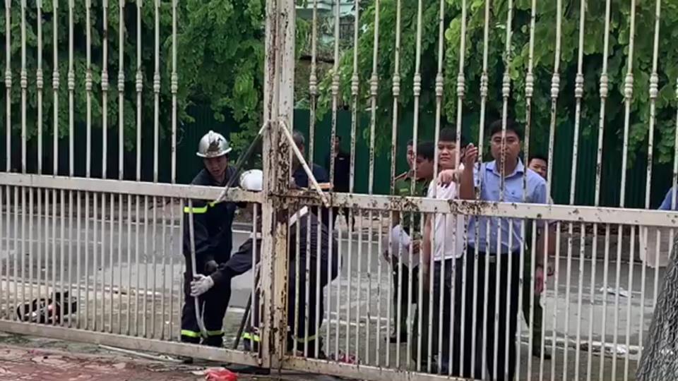 Cảnh ph&aacute; cửa ng&agrave;y 02/8/2019 của C&ocirc;ng an quận Bắc Từ Li&ecirc;m