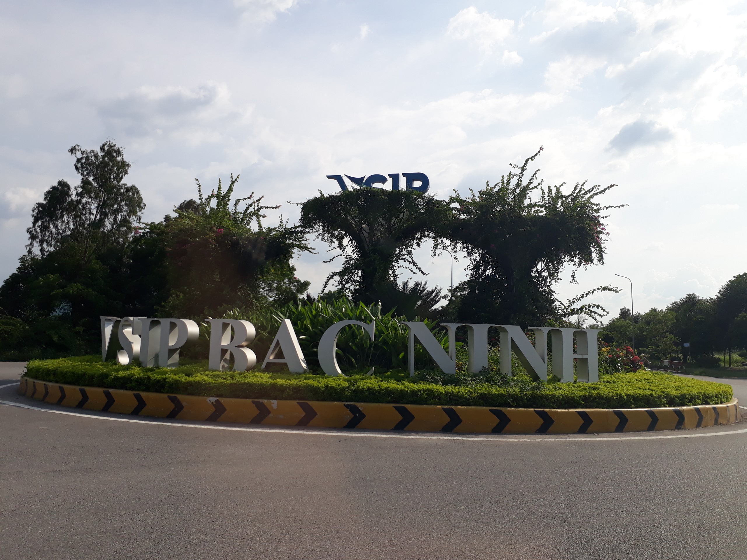 Khu đ&ocirc; thị v&agrave; dịch vụ VSIP Bắc Ninh li&ecirc;n tục bị thu h&ocirc;̀i đ&acirc;́t và bàn giao cho doanh nghi&ecirc;̣p mới. (Ảnh: Q.Hùng)