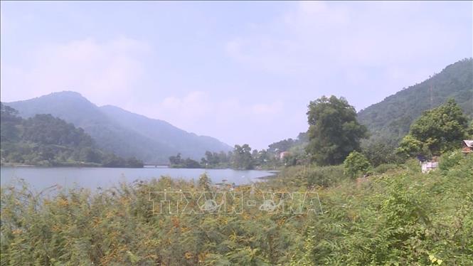 Một g&oacute;c hồ Đồng Đ&ograve; th&ocirc;n Minh T&acirc;n, Minh Tr&iacute;, S&oacute;c Sơn H&agrave; Nội. Ảnh Mạnh Kh&aacute;nh/TTXVN