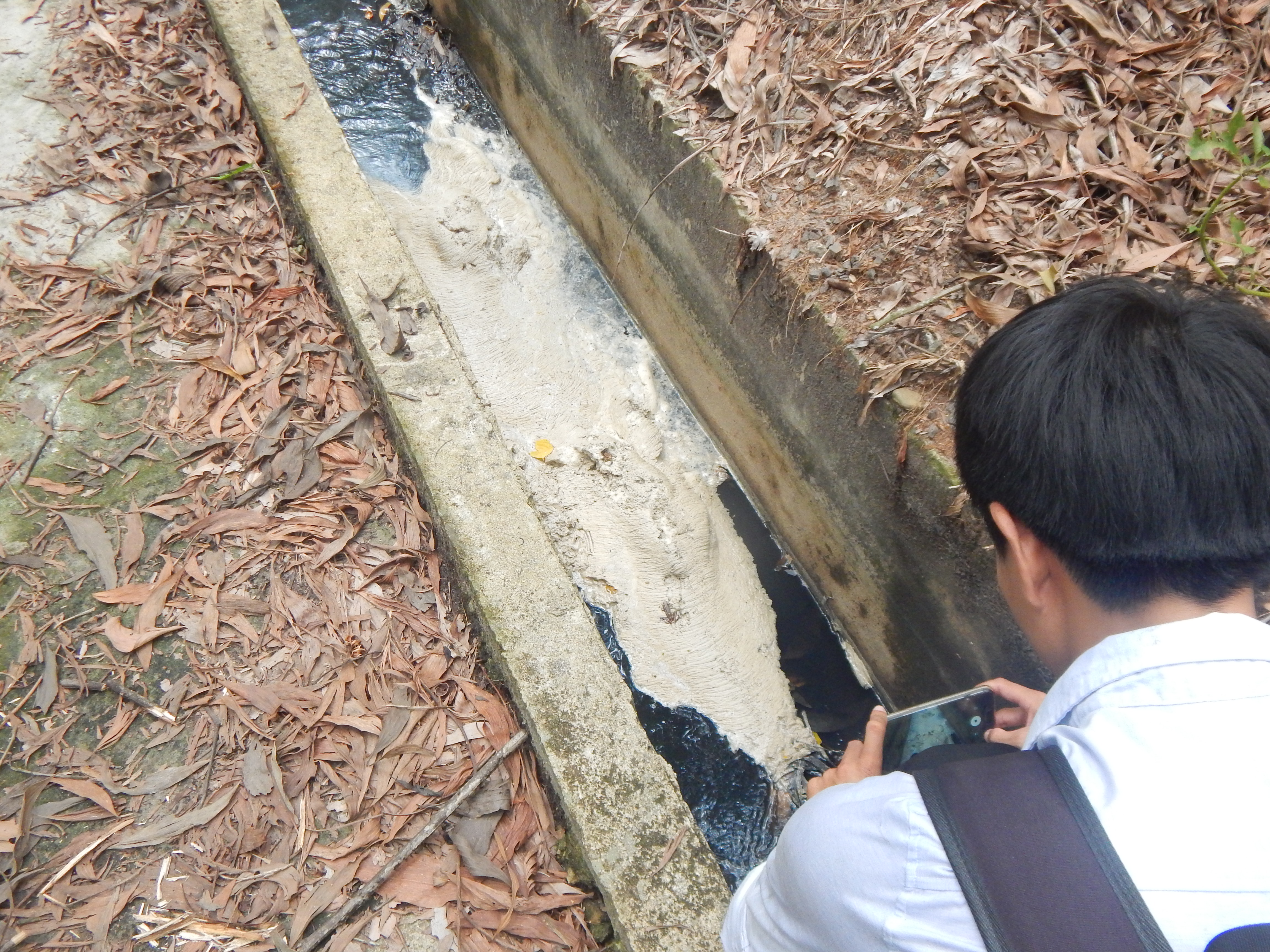 Ph&oacute;ng vi&ecirc;n b&aacute;o ngaymoionline t&aacute;c nghiệp tại hiện trường