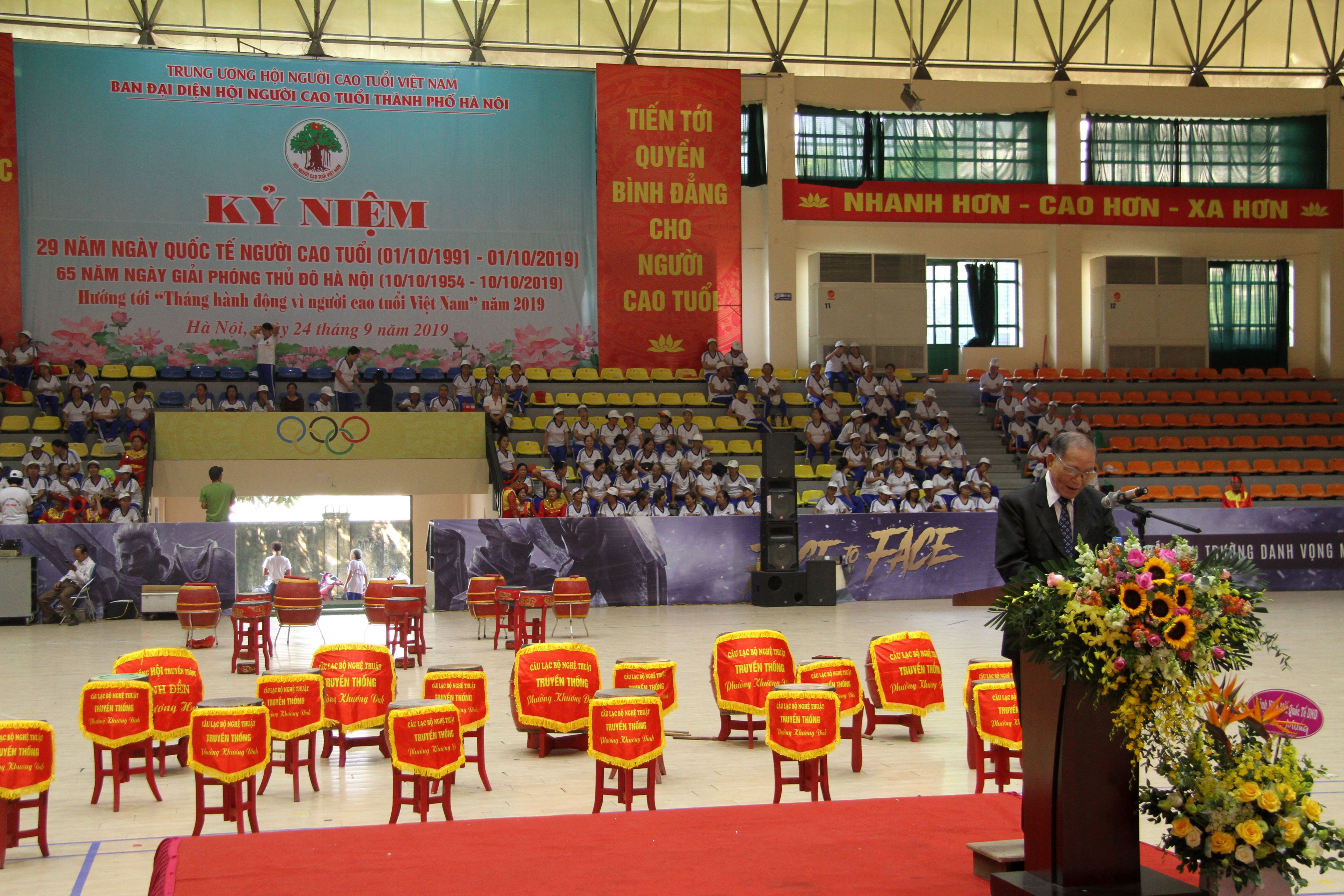 &Ocirc;ng Phạm Văn Ngọc đọc diễn văn kỉ niệm