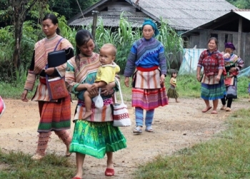 Về bản Mông ở Tây Nguyên