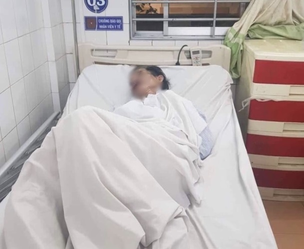 Nh&agrave; b&aacute;o Kiều Đ&igrave;nh Liệu bị nh&oacute;m c&ocirc;n đồ đ&aacute;nh d&atilde; man, nhập viện trong t&igrave;nh trạng nguy kịch