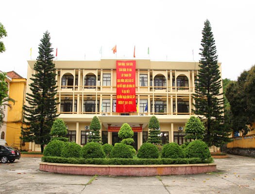 Trụ sở UBND huyện V&acirc;n Đồn