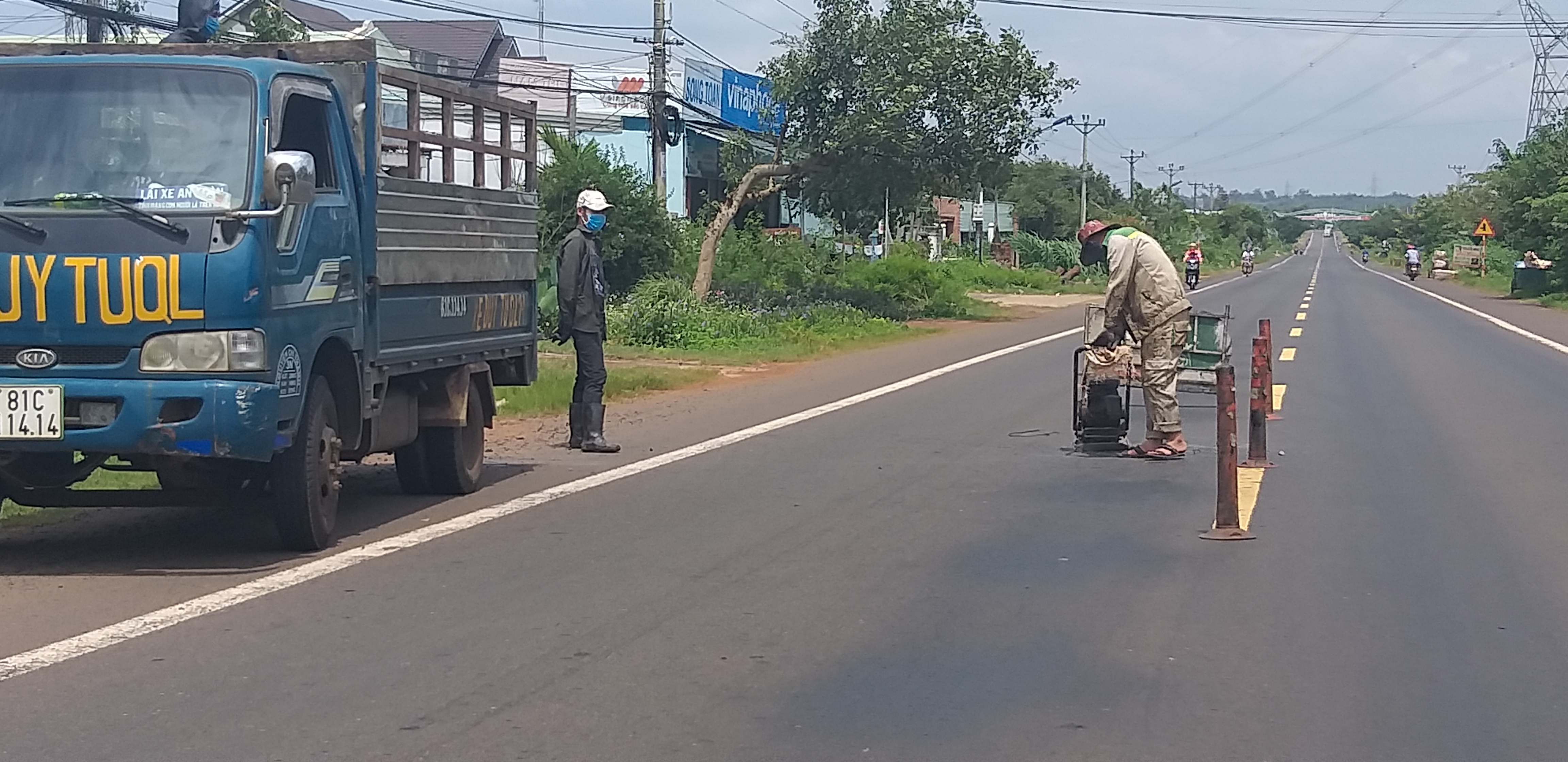 C&ocirc;ng nghệ v&aacute; đường thời hiện đại, v&aacute; xong lại bong tr&oacute;c