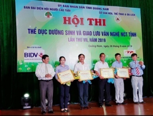 Hội NCT tỉnh Quảng Nam: Động viên, khuyến khích NCT tham gia văn nghệ, thể dục dưỡng sinh