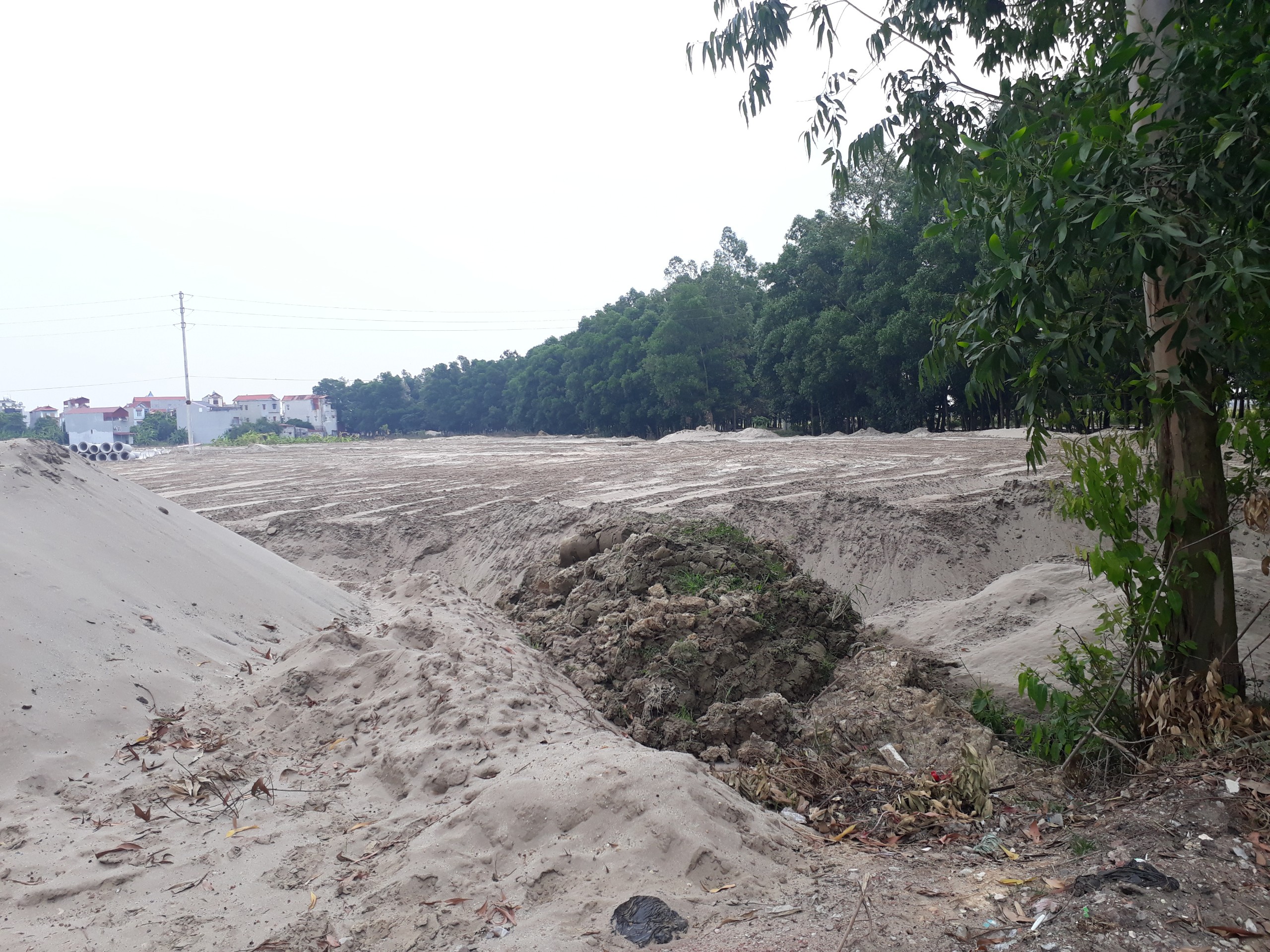 Dự án dường như đã xong san n&ecirc;̀n. (Ảnh: Q.Hùng)