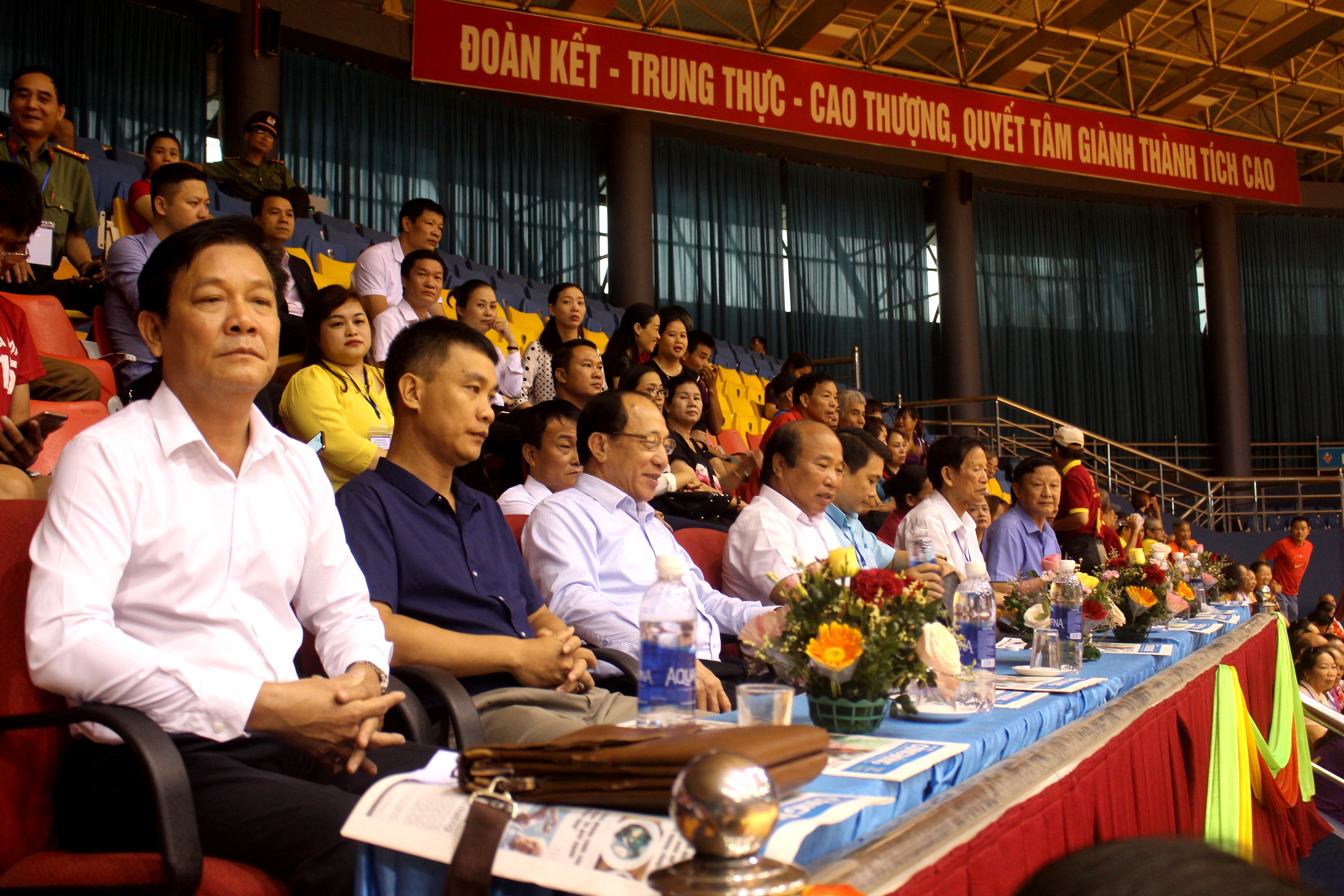 C&aacute;c đại biểu tham dự lễ khai mạc