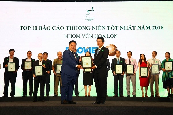 Năm 2018, Tập đo&agrave;n Bảo Việt lập &ldquo;hattrick&rdquo; giải thưởng doanh nghiệp ni&ecirc;m yết năm 2018. (Ảnh: thuonghieucongluan.com.vn)