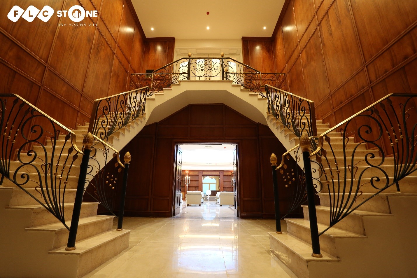 C&aacute;c m&agrave;u biểu trưng cho h&agrave;nh Mộc gồm xanh l&aacute;, hồng, đỏ, t&iacute;m, trắng&hellip; sẽ ph&ugrave; hợp với người c&oacute; mệnh Hỏa