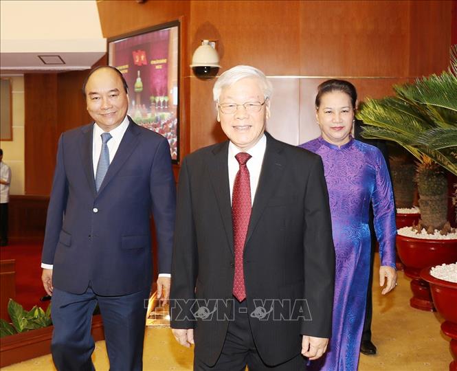 Tổng B&iacute; thư, Chủ tịch nước Nguyễn Ph&uacute; Trọng c&ugrave;ng Thủ tướng Nguyễn Xu&acirc;n Ph&uacute;c v&agrave; Chủ tịch Quốc hội Nguyễn Thị Kim Ng&acirc;n đến dự Hội nghị. Ảnh: Tr&iacute; Dũng/TTXVN