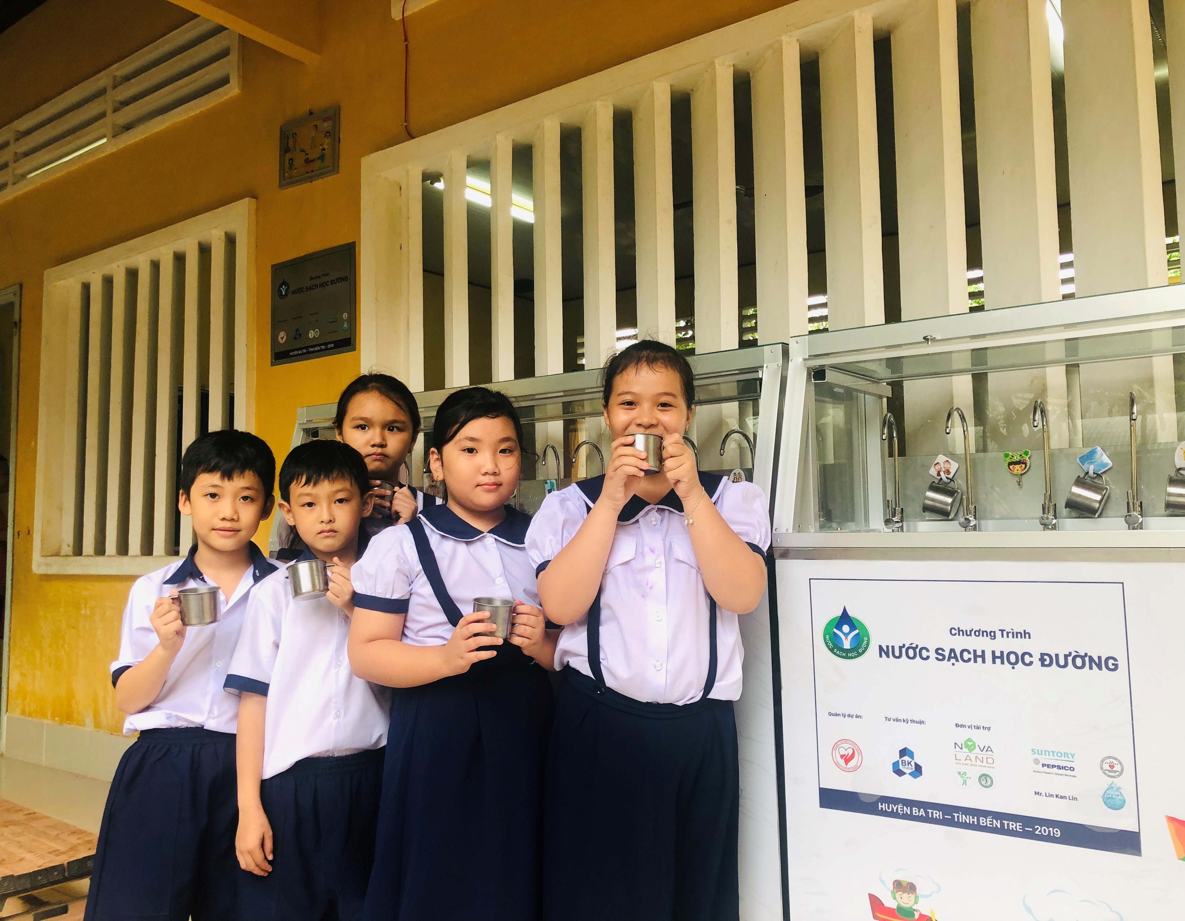 Novaland đồng h&agrave;nh c&ugrave;ng chương tr&igrave;nh nước sạch học đường tại huyện Ba Tri, tỉnh Bến Tre