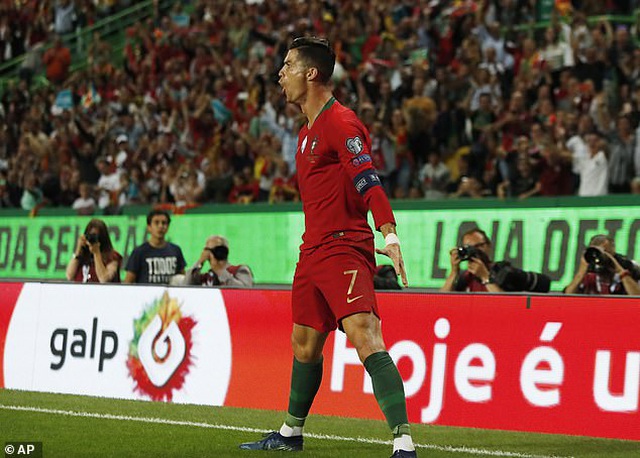 C.Ronaldo ghi bàn thứ 699 trong sự nghiệp, Bồ Đào Nha đại thắng - 3