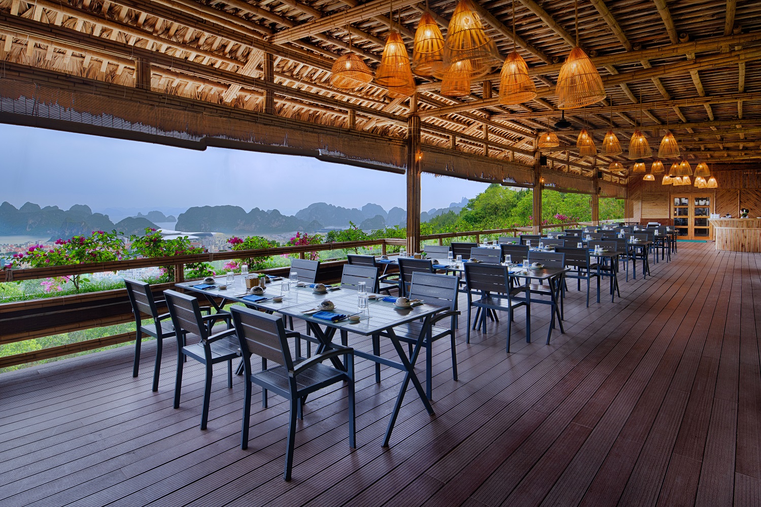 Nh&agrave; h&agrave;ng Hương Biển