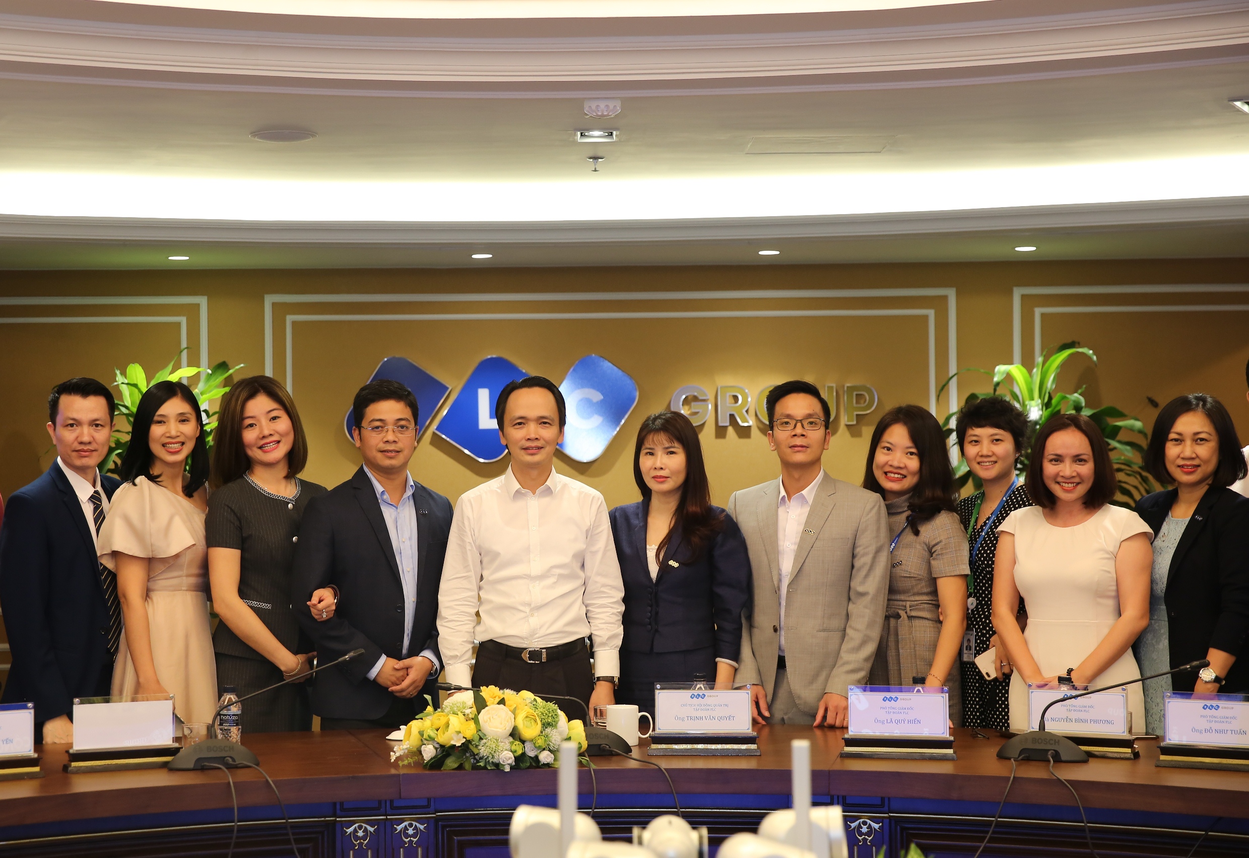 &Ocirc;ng Trịnh Văn Quyết &ndash; Chủ tịch HĐQT Tập đo&agrave;n FLC, c&aacute;c th&agrave;nh vi&ecirc;n Ban Tổng gi&aacute;m đốc v&agrave; c&aacute;c t&acirc;n l&atilde;nh đạo vừa được bổ nhiệm