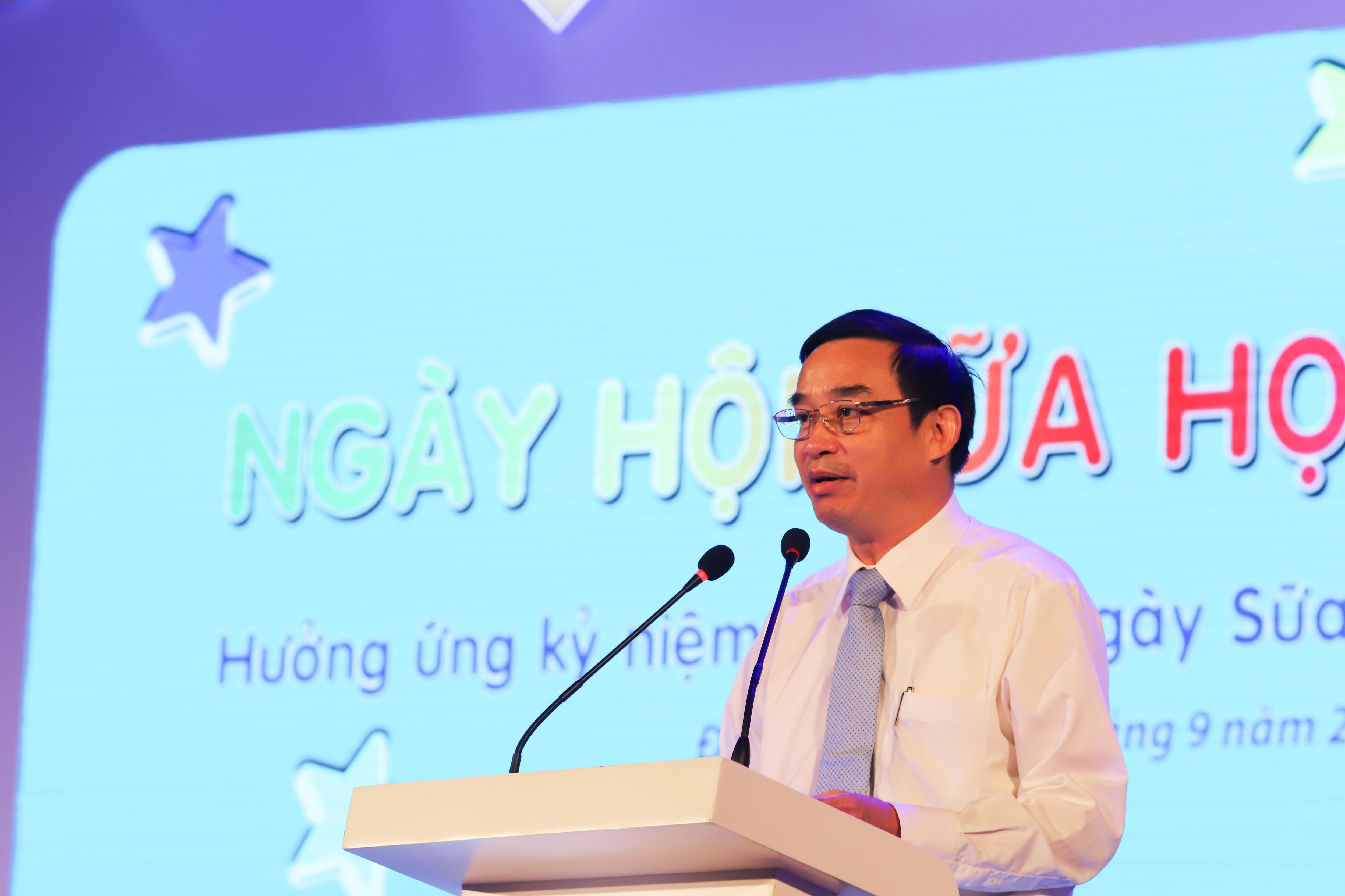 &Ocirc;ng L&ecirc; Trung Chinh &ndash; Ph&oacute; Chủ tịch UBND Th&agrave;nh phố Đ&agrave; Nẵng mong muốn th&ecirc;m nhiều trẻ em Việt Nam n&oacute;i chung v&agrave; Đ&agrave; Nẵng n&oacute;i ri&ecirc;ng được thụ hưởng chương tr&igrave;nh SHĐ trong c&aacute;c năm sau