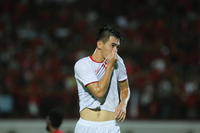 Tiến Linh n&acirc;ng tỉ số l&ecirc;n 3-0 cho ĐT Việt Nam